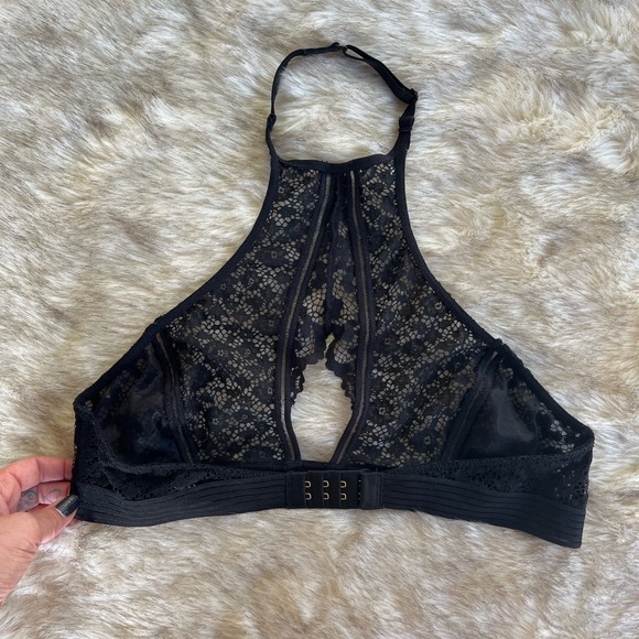 Victoria’s Secret Very Sexy Lace Halter Bralette Bra Top - Picture 6 of 7